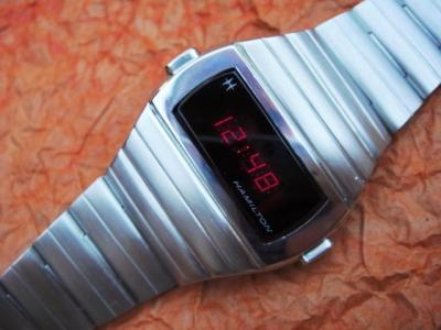 Collecting, Repairing, And Wearing Vintage Digital Watches | Hackaday