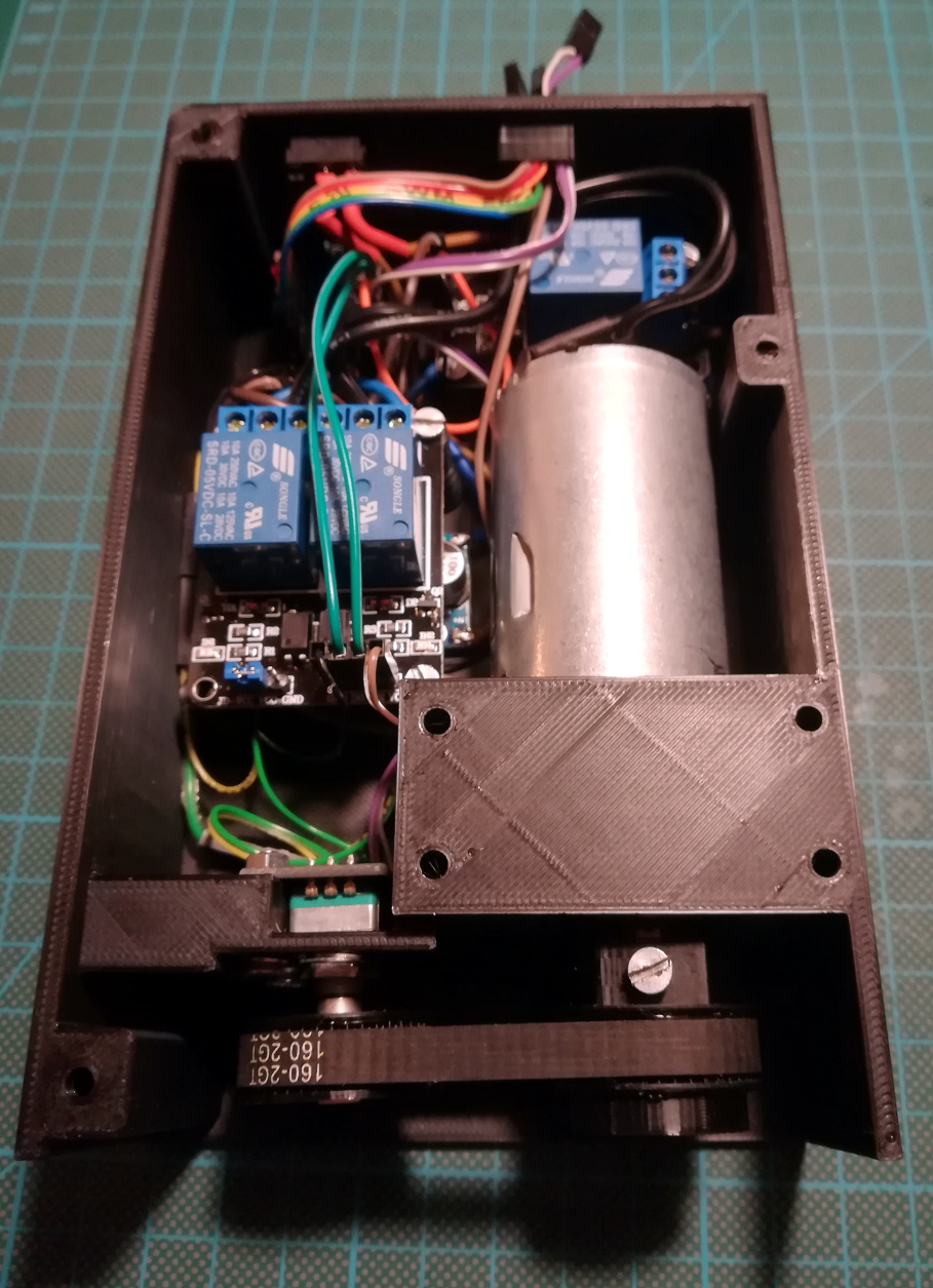 Motorizing An IKEA SKARSTA Table Hackaday