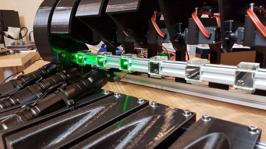 Laser Light Show Turned Into Graphical Equalizer | Hackaday