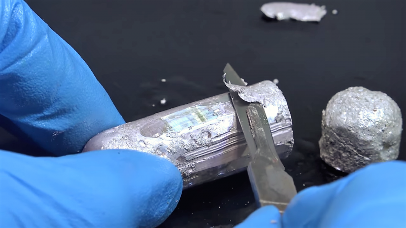 Metallic sodium Metallic sodium