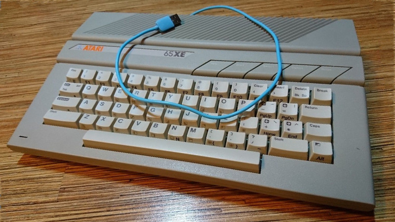 Keyboard with Case and cable for Atari XEGM  Computer New