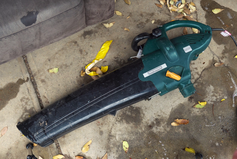 Building A Foam Machine From A Leaf Blower And A Water Pump Hackaday