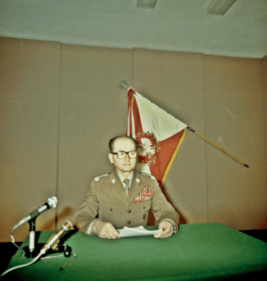 The Polish Communist leaderWojciech Jaruzelski announcing the introduction of martial law. Warsaw, on the 13th of December1981 [Public Domain]