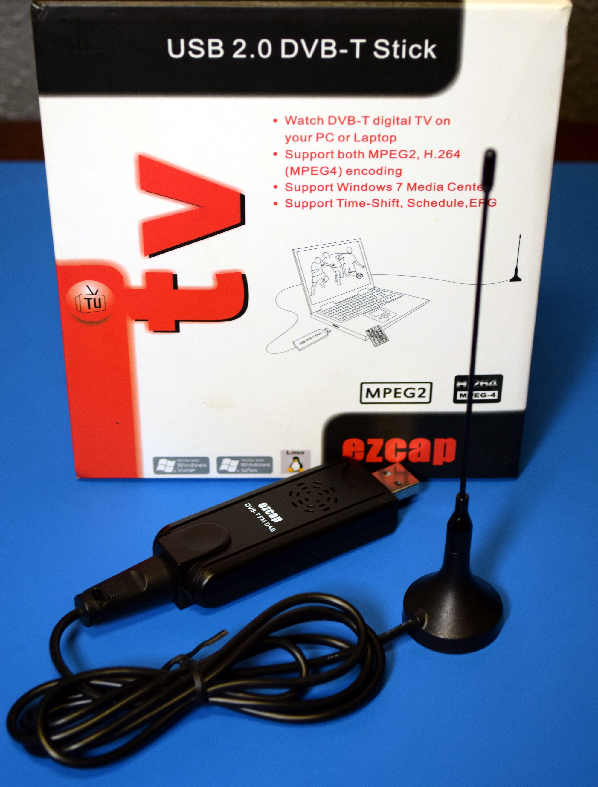 RTL-SDR device used in the classroom with a simple and small antenna