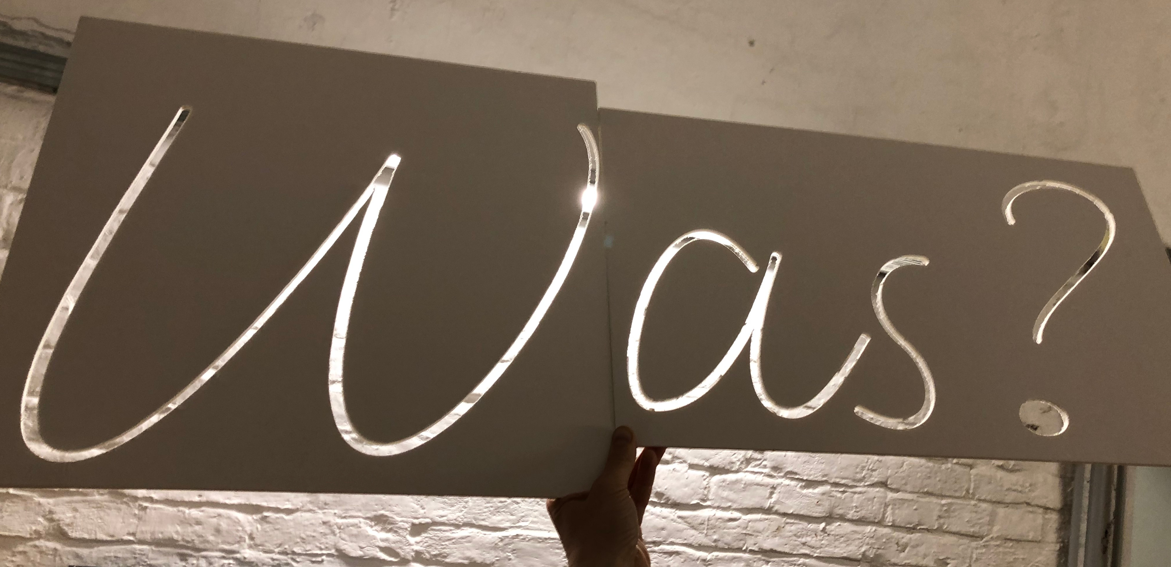 Faux-Neon Sign Says What?, Auf Deutsch | Hackaday