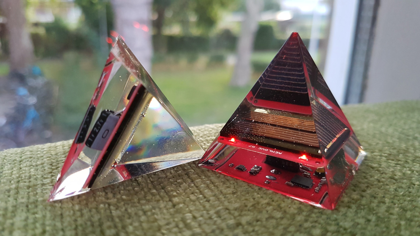 Solar-Harvesting Blinkenlights | Hackaday