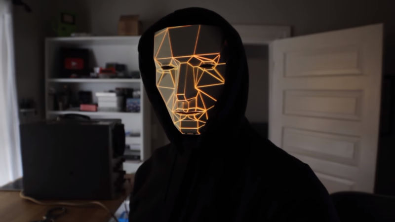 Sicilien Retouch handling Be Anyone Or Anything With Facial Projection Mask | Hackaday