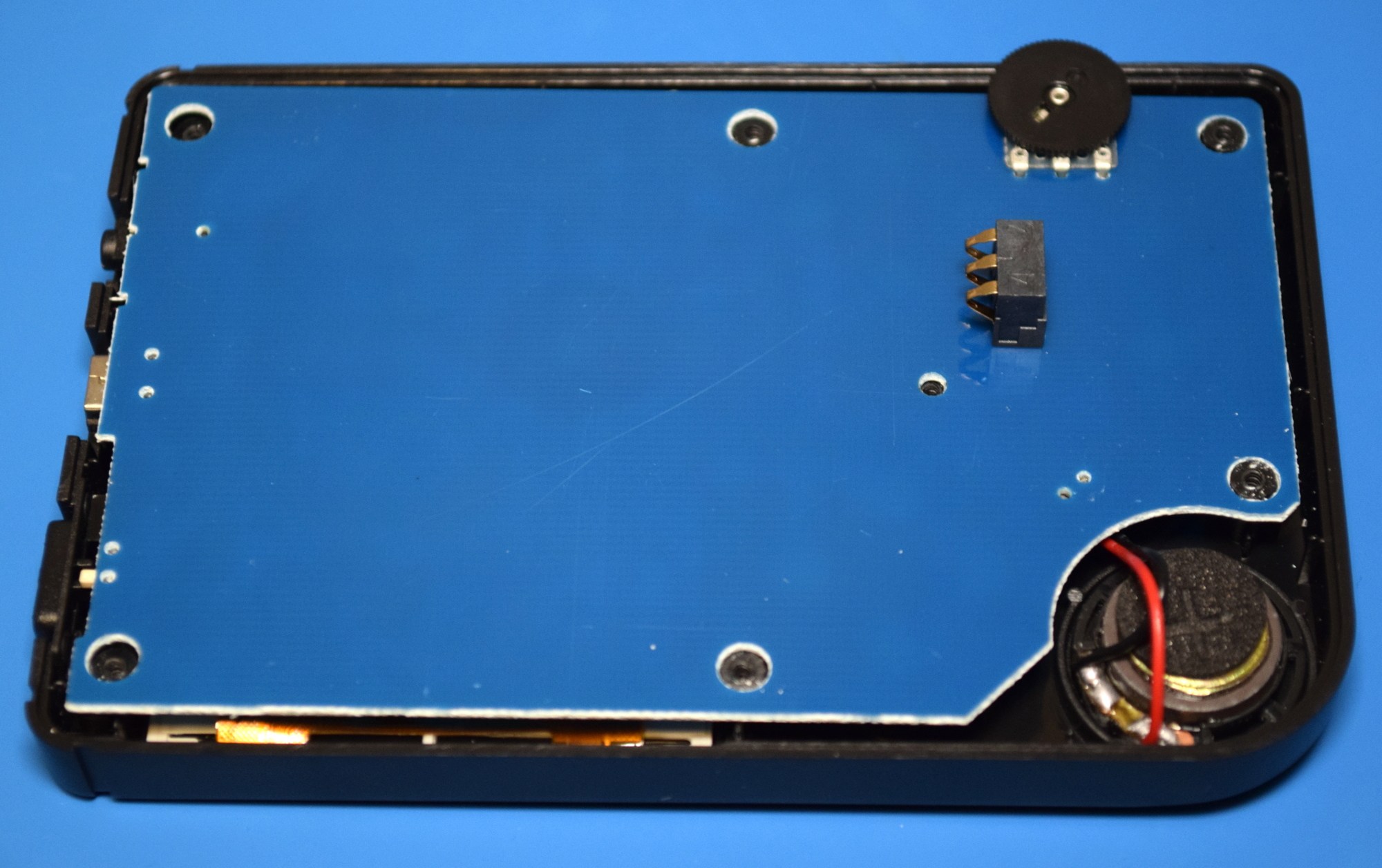 Teardown: 168-in-1 Retro Handheld Game | Hackaday
