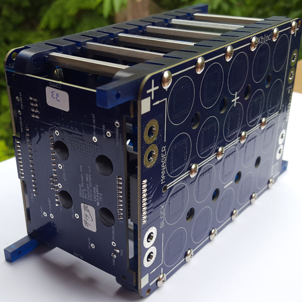 A Modular System For Building Heavy Duty 18650 Packs | Hackaday