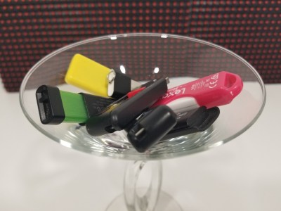 bol de clés USB