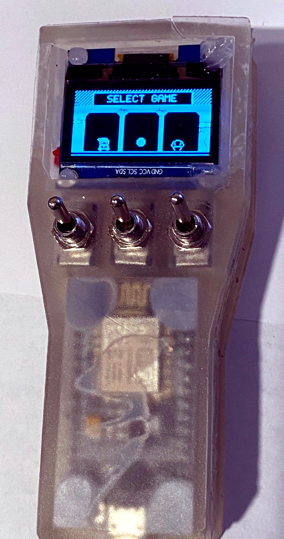 You’ll Flip For This Toggle Switch Handheld Game | Hackaday