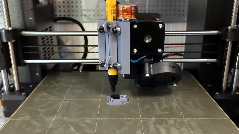 Mid-print assembly to avoid supports. : r/3Dprinting