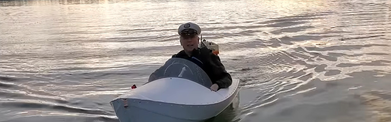 DIY Plastic Speedboat For One