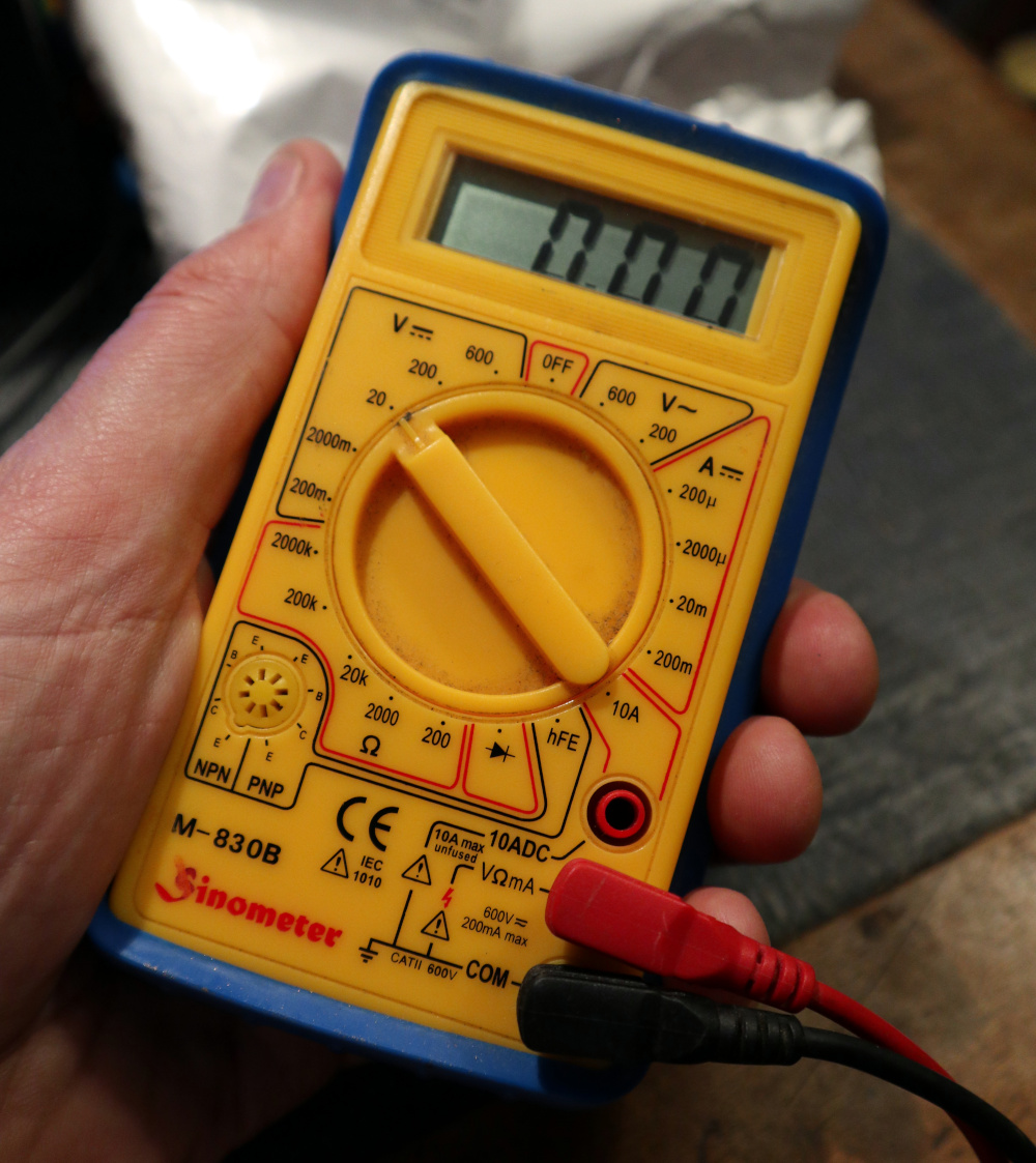 DT830B/DT830G Digital Multimeter Meter Resistance Tester New Voltage Current 
