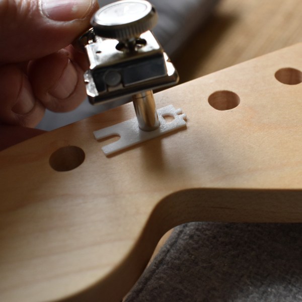 3D-Printed Adapter Keeps Your Guitar In Tune And In Style | Hackaday