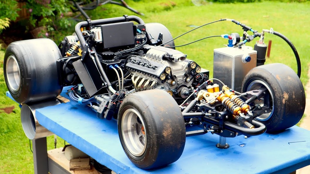 1/3 Scale Hybrid RC Car With A Scratch-Built 125cc V10 Engine | Hackaday