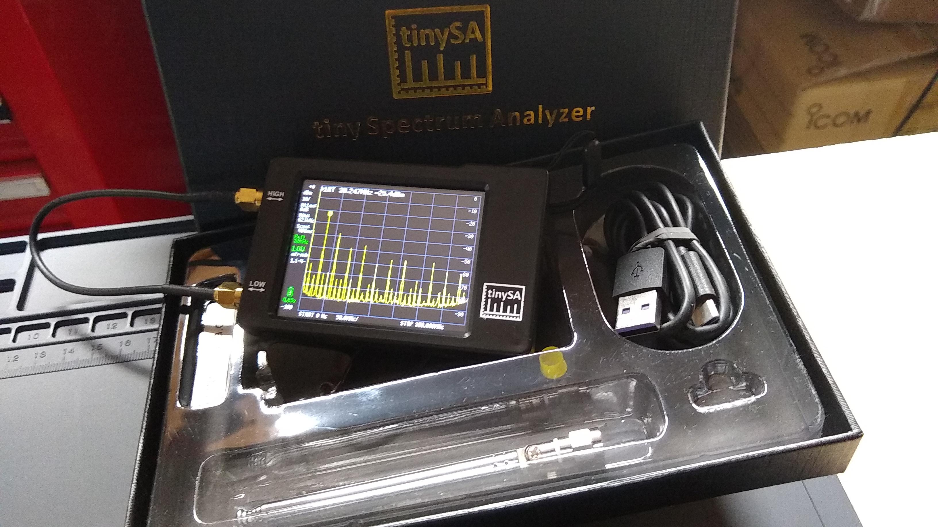 Hand Held Tiny analyseur de spectre tinysa 2.8" LCD 240 MHz à 960 MHz contrôle tactile 