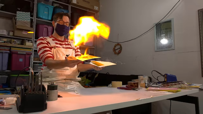 Dangerous Greeting Cards You Probably Shouldn’t Send Anyone | Hackaday