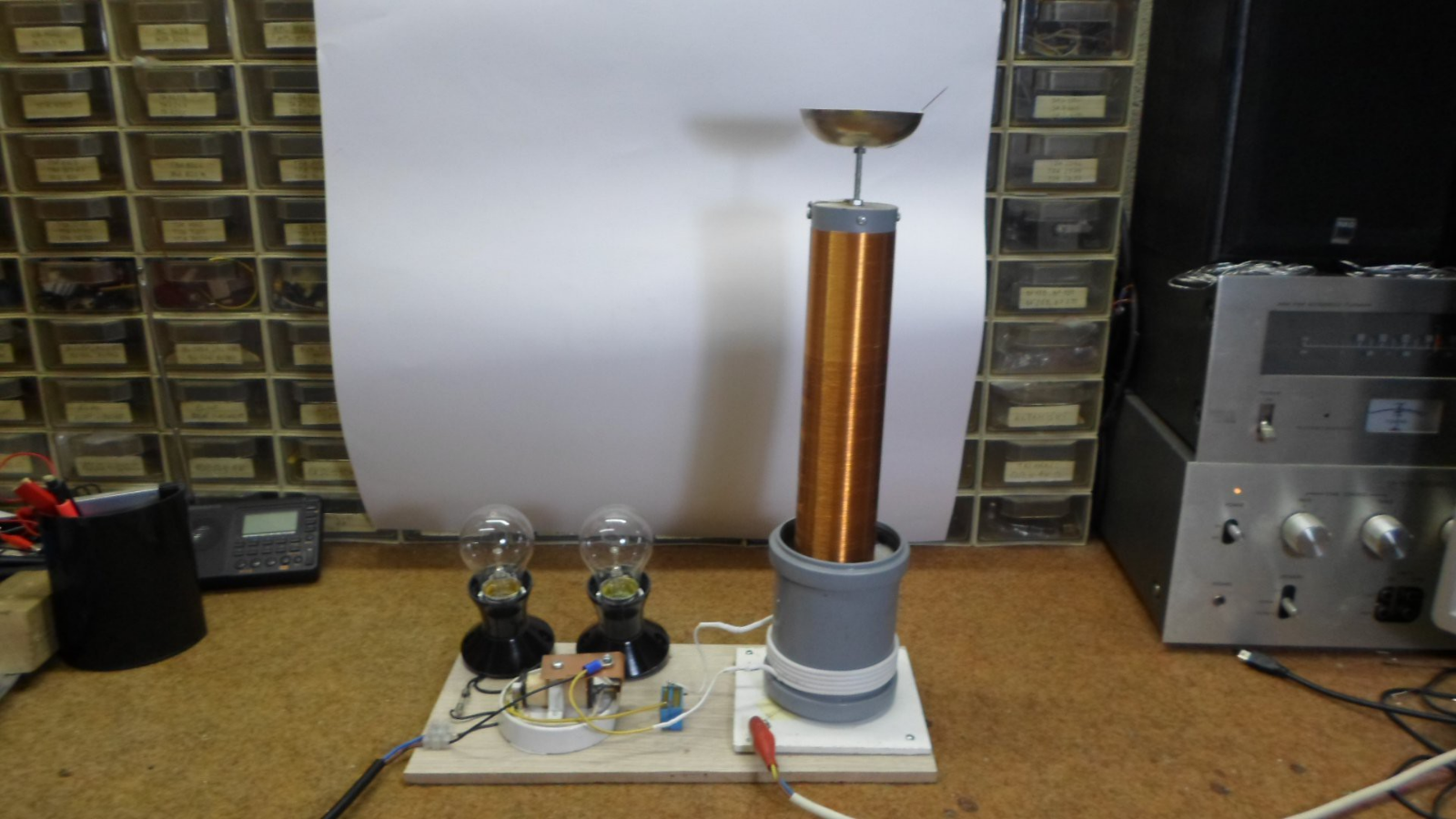 Extremely Simple Tesla Coil With Only 3 Components