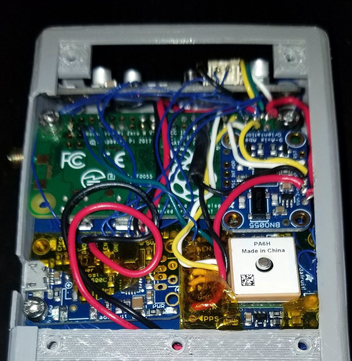 Tightly Packed Raspberry Pi Tricorder Impresses | Hackaday