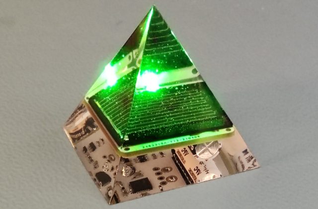 Magic Pyramids Blink Eternal With The Power Of The Sun | Hackaday