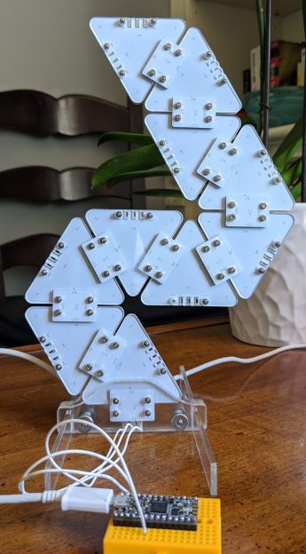 Triangle Tiles Form Blinky Networks Using Clever Interconnects | Hackaday