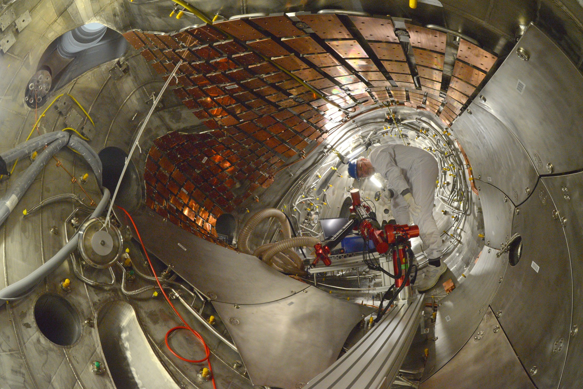 Fueling Up For Fusion: MAST’s Super-X, JET’s Deuterium-Tritium ...