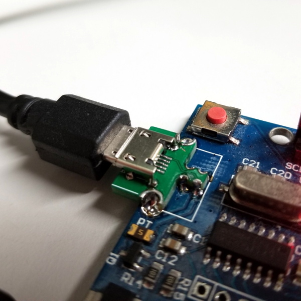 Clever PCB Brings Micro USB To The Arduino Uno