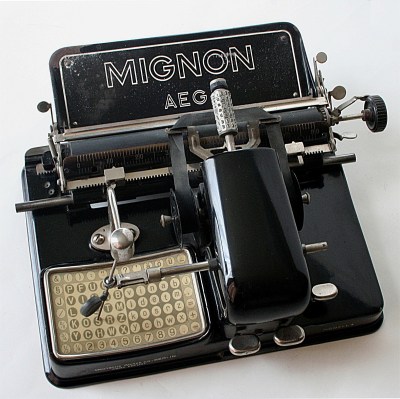 AEG Mignon index typewriter from 1924 via Wikimedia Commons