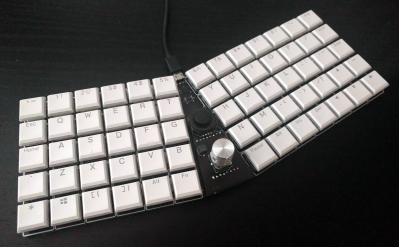 [deshipu]'s DIY keyboard with various center modules