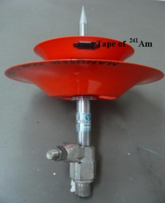 Lightning rod with radioactive tip