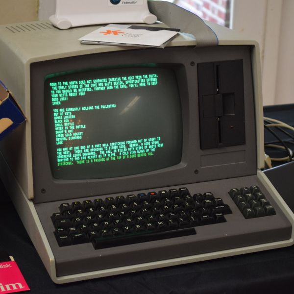 VCF East 2021: Preserving Heathkit's 8-Bit Computers | Hackaday