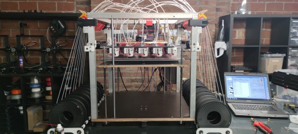 roetz shows off his multi hot end 3d printer