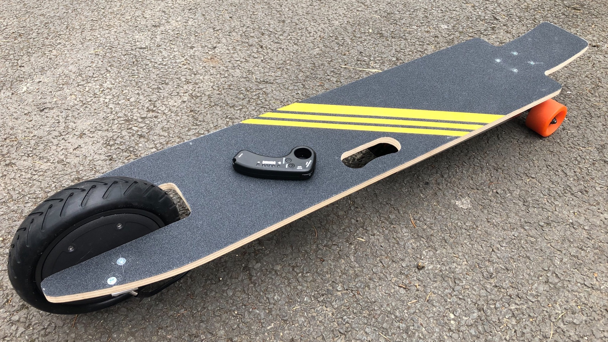 stad Strippen oppervlakkig 3-Wheeled Electric Skateboard Does Things Differently | Hackaday