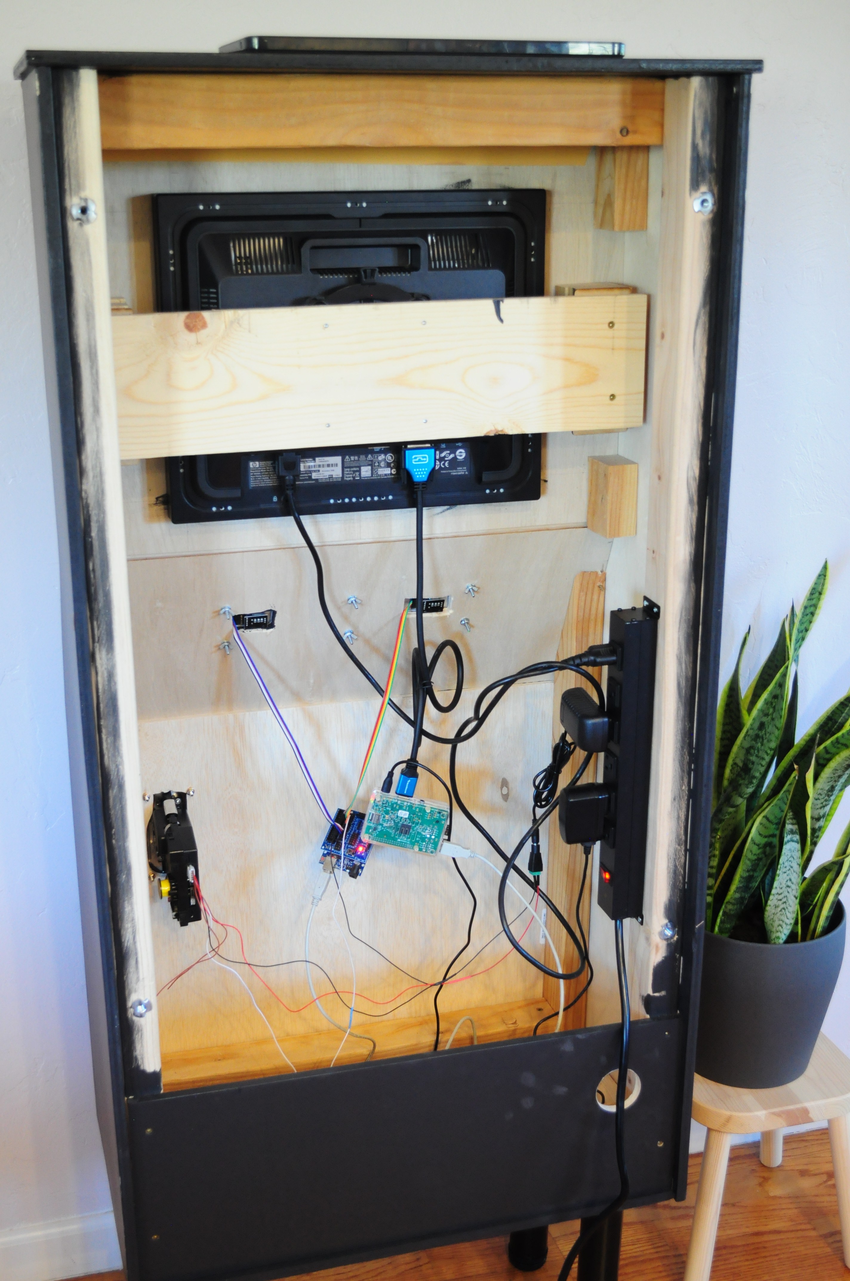 Retro Game Console | Hackaday