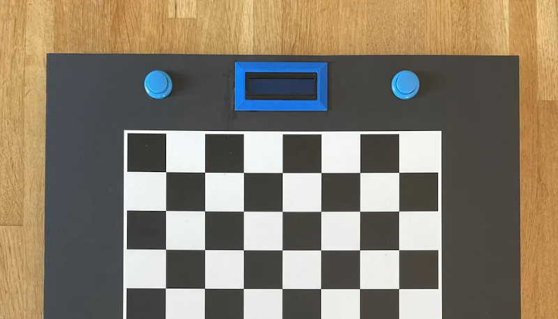 Arduino moves chess pieces using AI