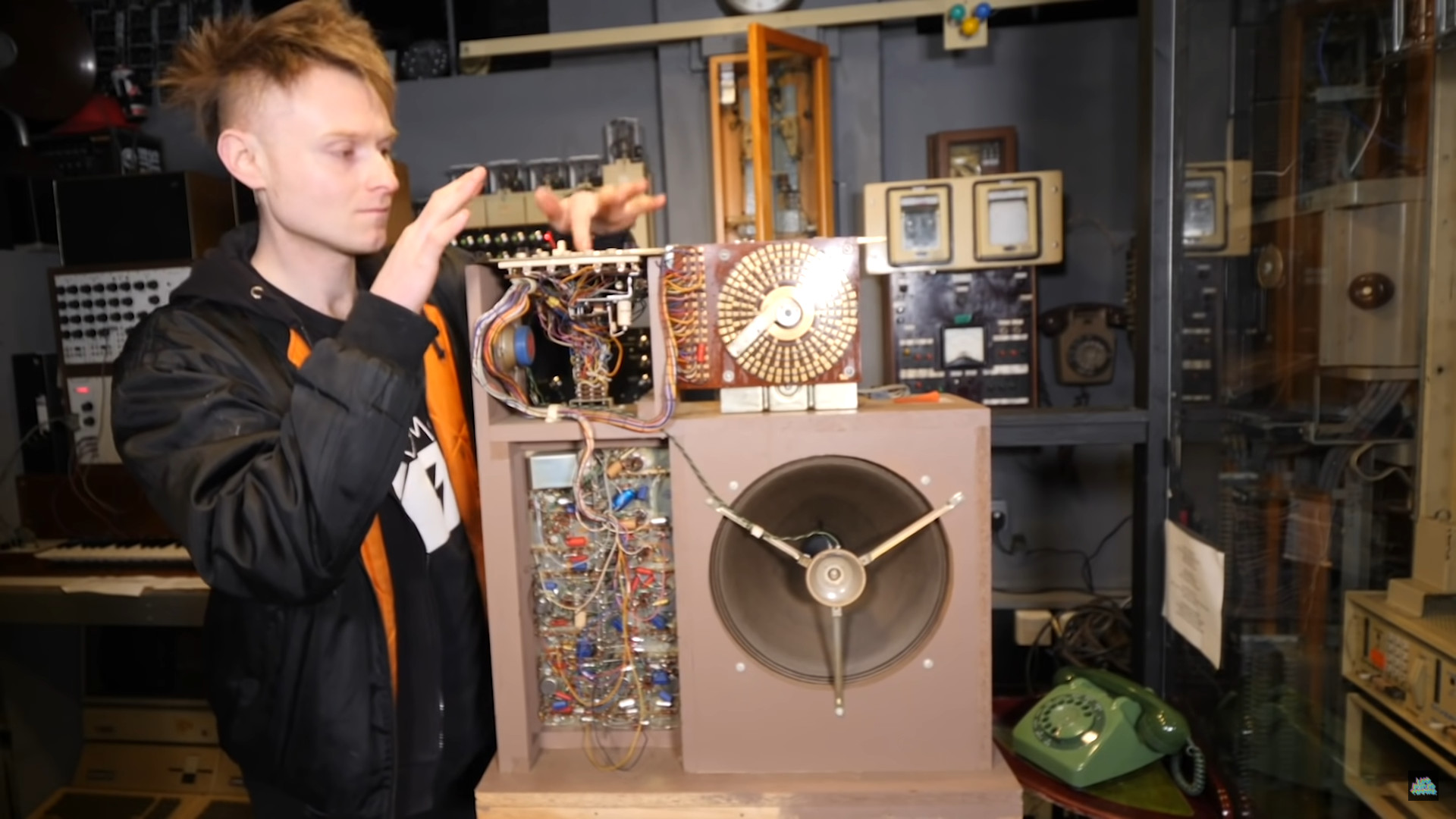 Antique Beat Box Showcases 1950's Engineering Prowess | Hackaday