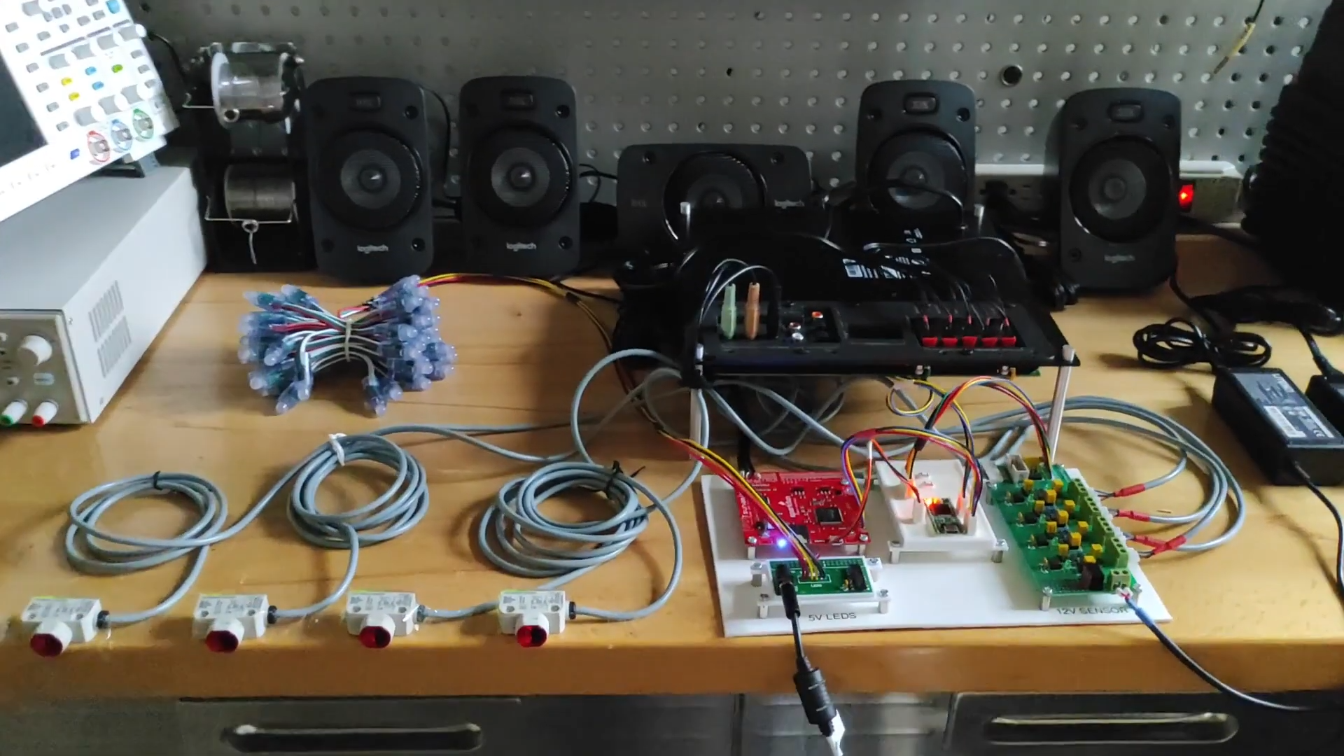 Storing Junior Opsplitsen Hacking The Logitech Z906 Speaker System | Hackaday