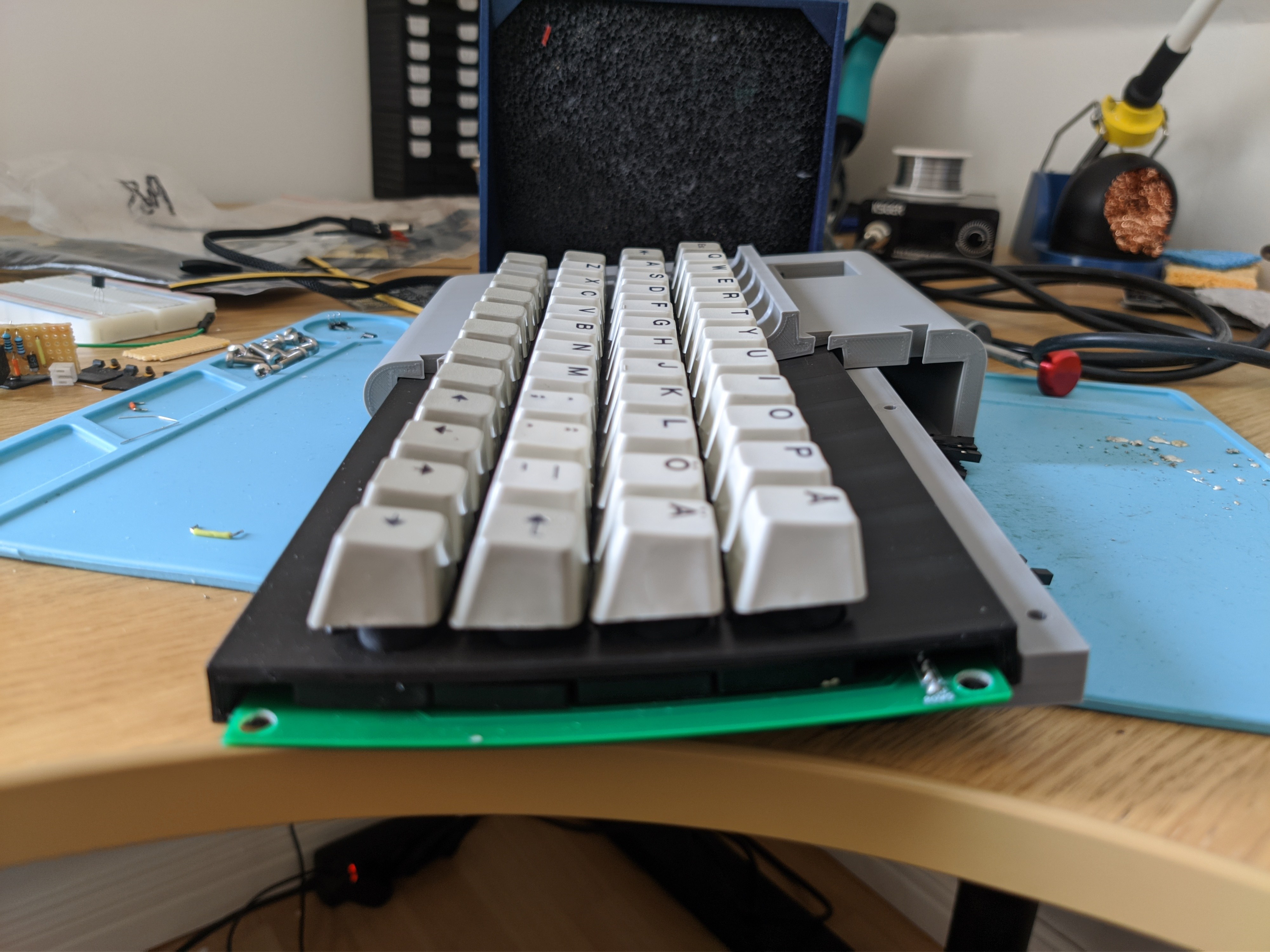 Capacitive Buckling Springs | Hackaday