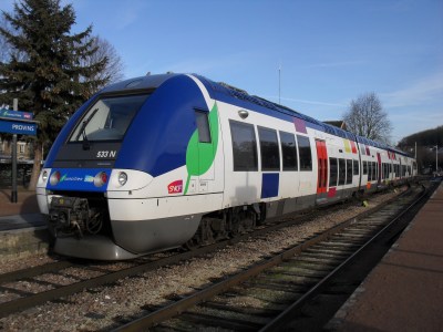 Diesel-electric SNCF Class B 82500, capable of working with 1.5 kV DC and 25 kV AC overhead systems.