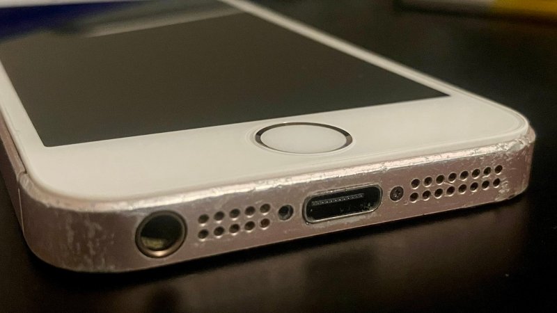 Now There's USB-C On The IPhone SE