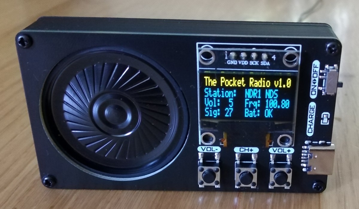 Pocket radio powered by a tiny microcontroller