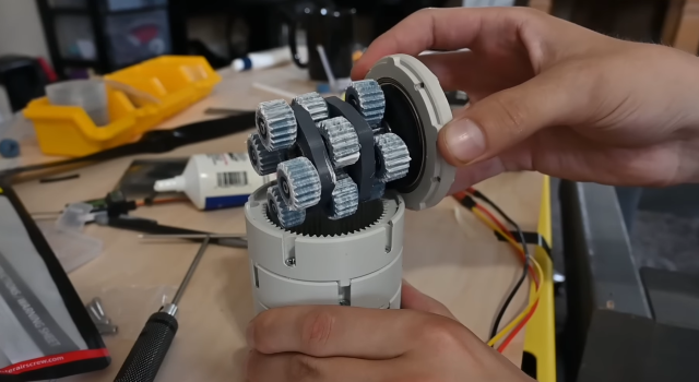 Interesting Optics Make This Laser Engraver Fit In A Pocket