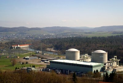 The Swiss Beznau nuclear power plant in 2003. (photo: Roland Zumbühl)