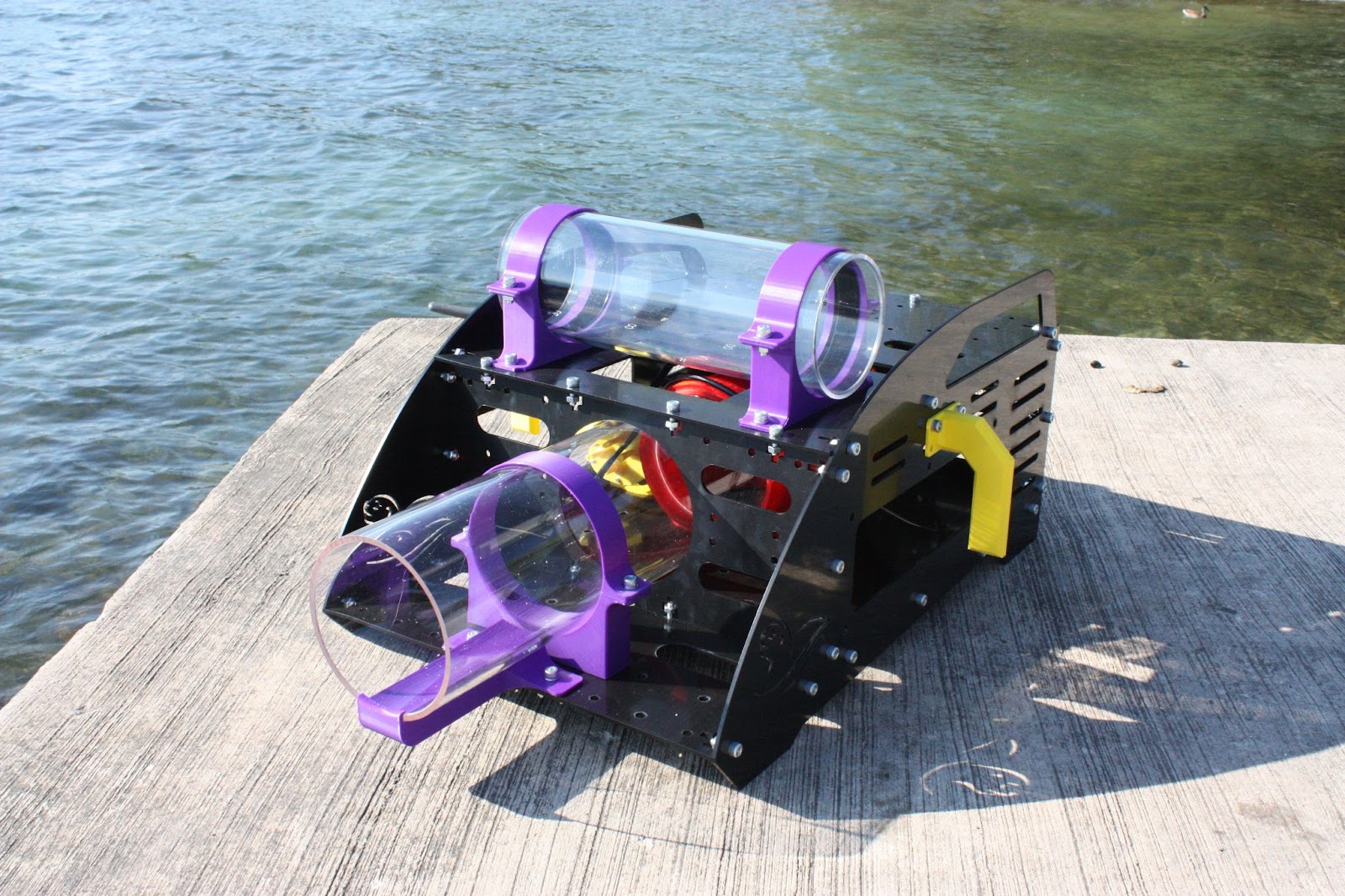 Hackaday Prize 2022: Otter Force One protects kelp forests by sucking up sea urchins