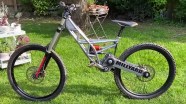 Motorcycle Builder Makes Downhill Mountain Bike Hackaday