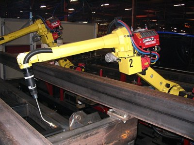 640px-FANUC_welding_robot_reaching.jpg?w=400