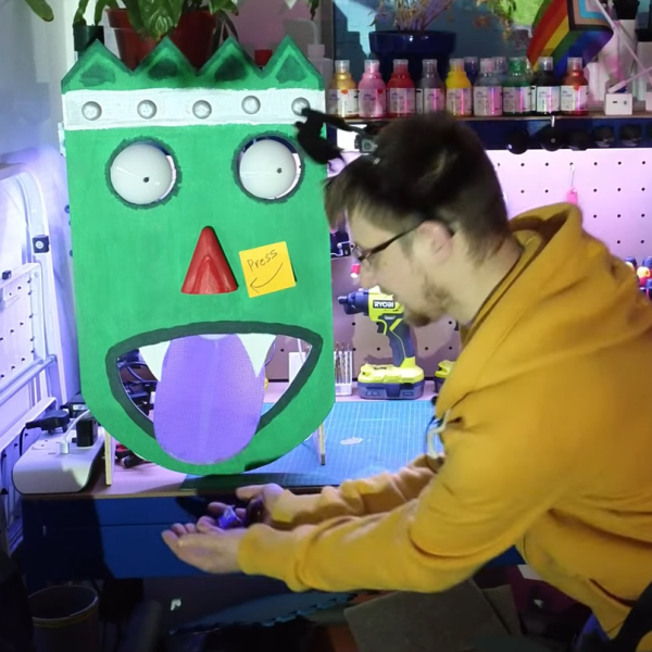 Automatic Candy Dispenser Takes The Hard Work Out Of Halloween | Hackaday