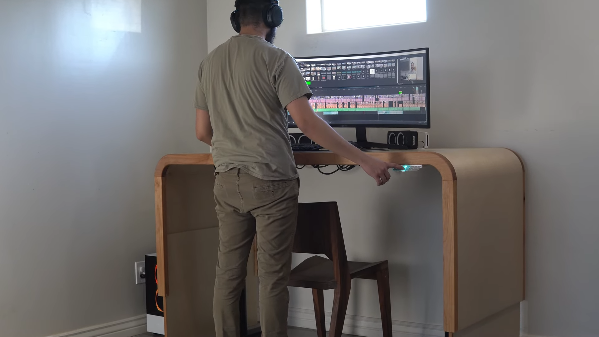 Standing desk with a clever twist