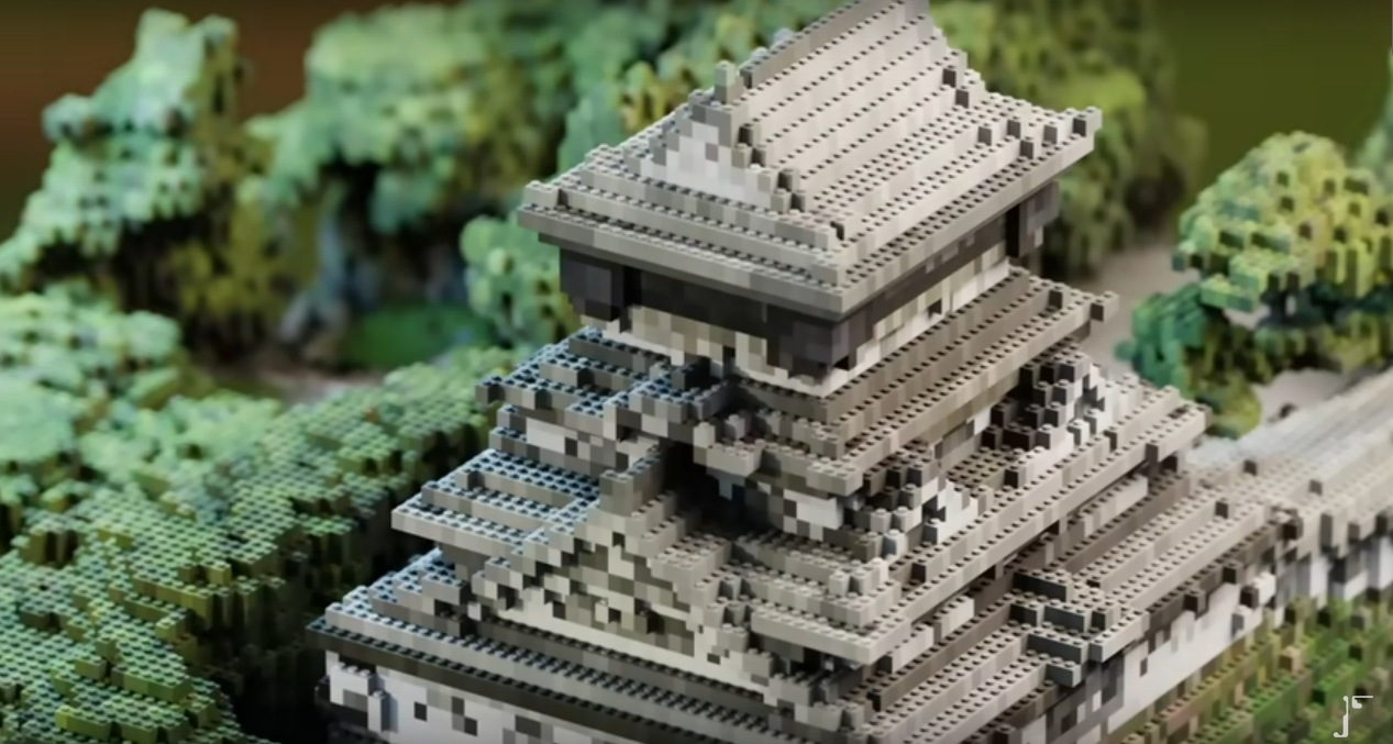 Builds LEGO Models |